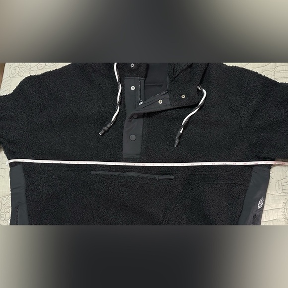 NWT FP Movement Fuzzy Was She Fleece Pullover XS Black - Picture 8 of 8